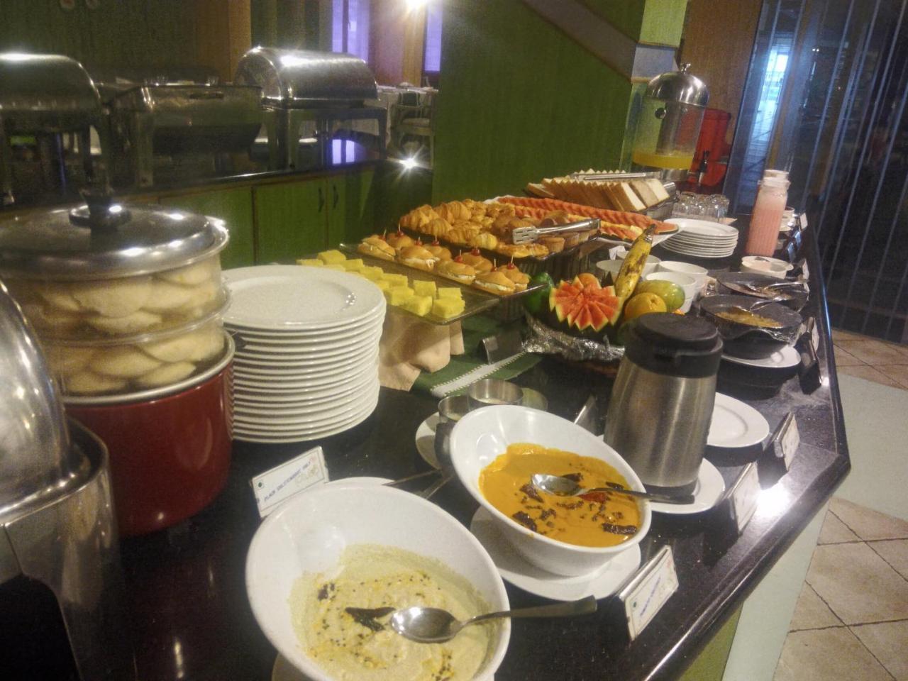 Lotus 8 Hotel Nedumbassery Buitenkant foto